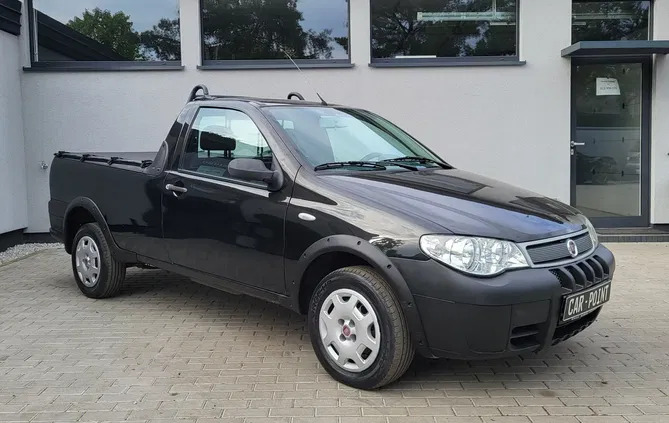 samochody osobowe Fiat Strada cena 17900 przebieg: 224064, rok produkcji 2009 z Września